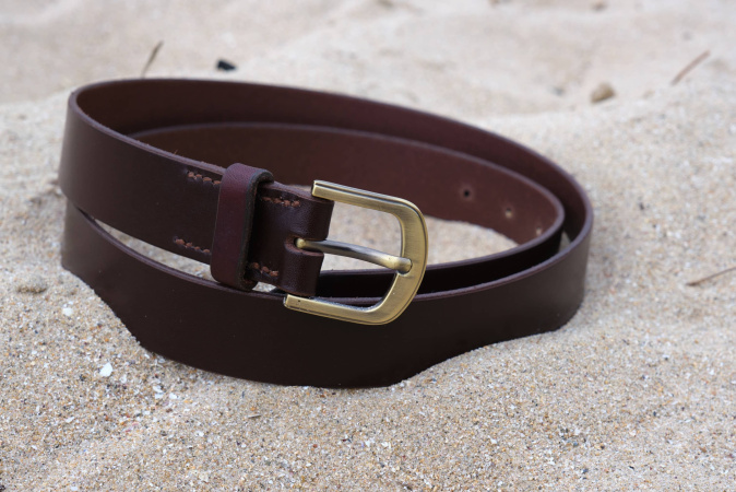 ceinture cuir artisanale, ceinture en cuir cousue main marron fonce, ceinture cuir 30 mm